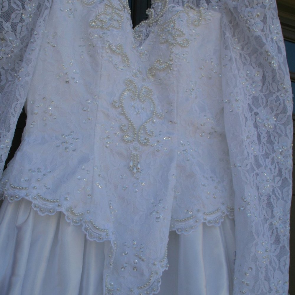 Wedding Dress - Picture 5 of 11